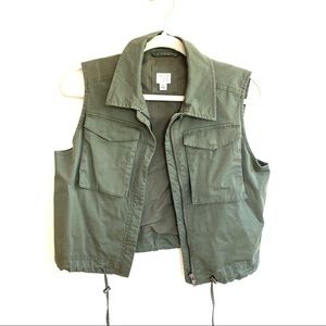 A NEW DAY GREEN CARGO VEST SMALL